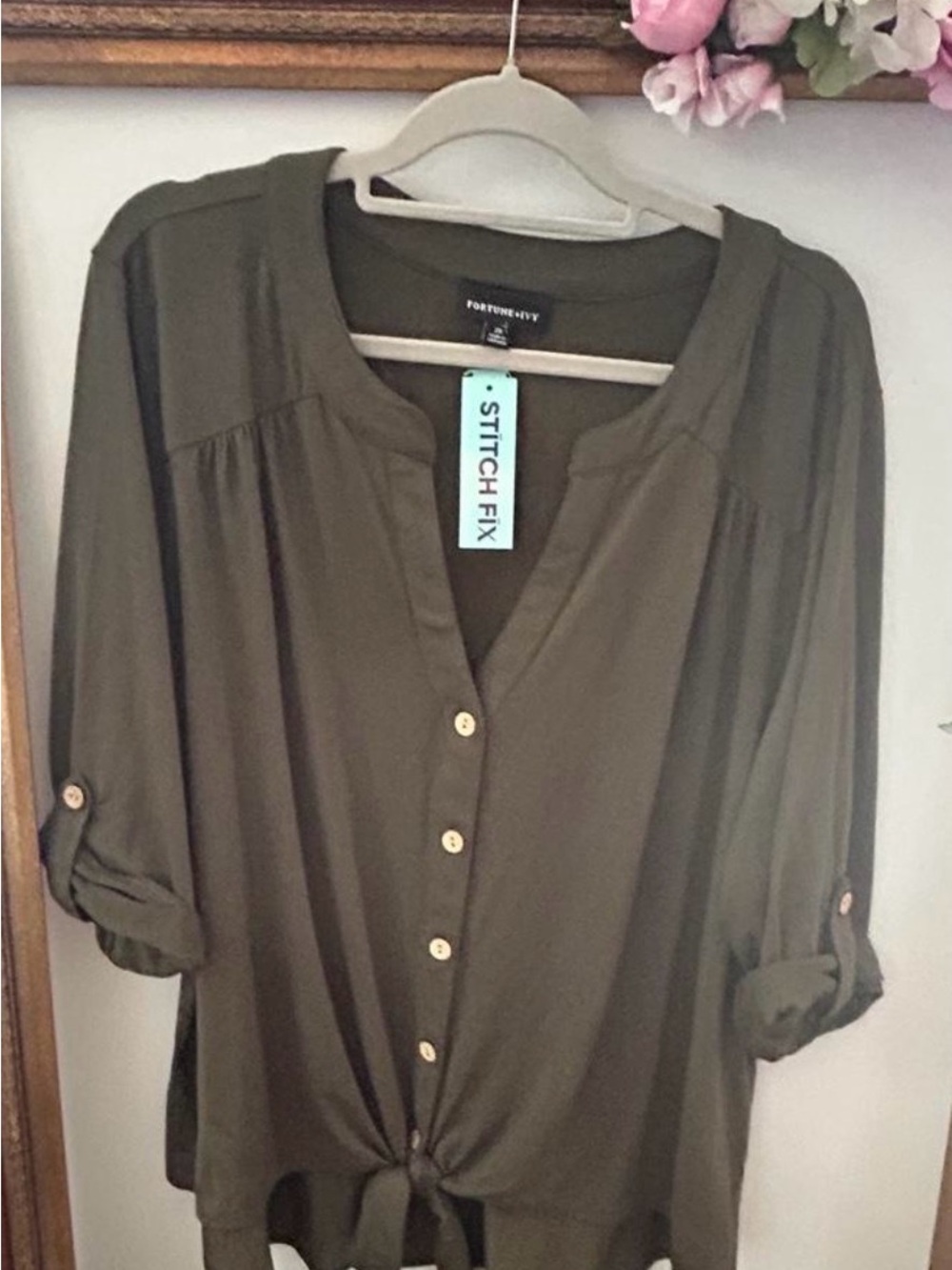 Fortune + Ivy Olive Button-Front Tie-Hem Blouse - Olive